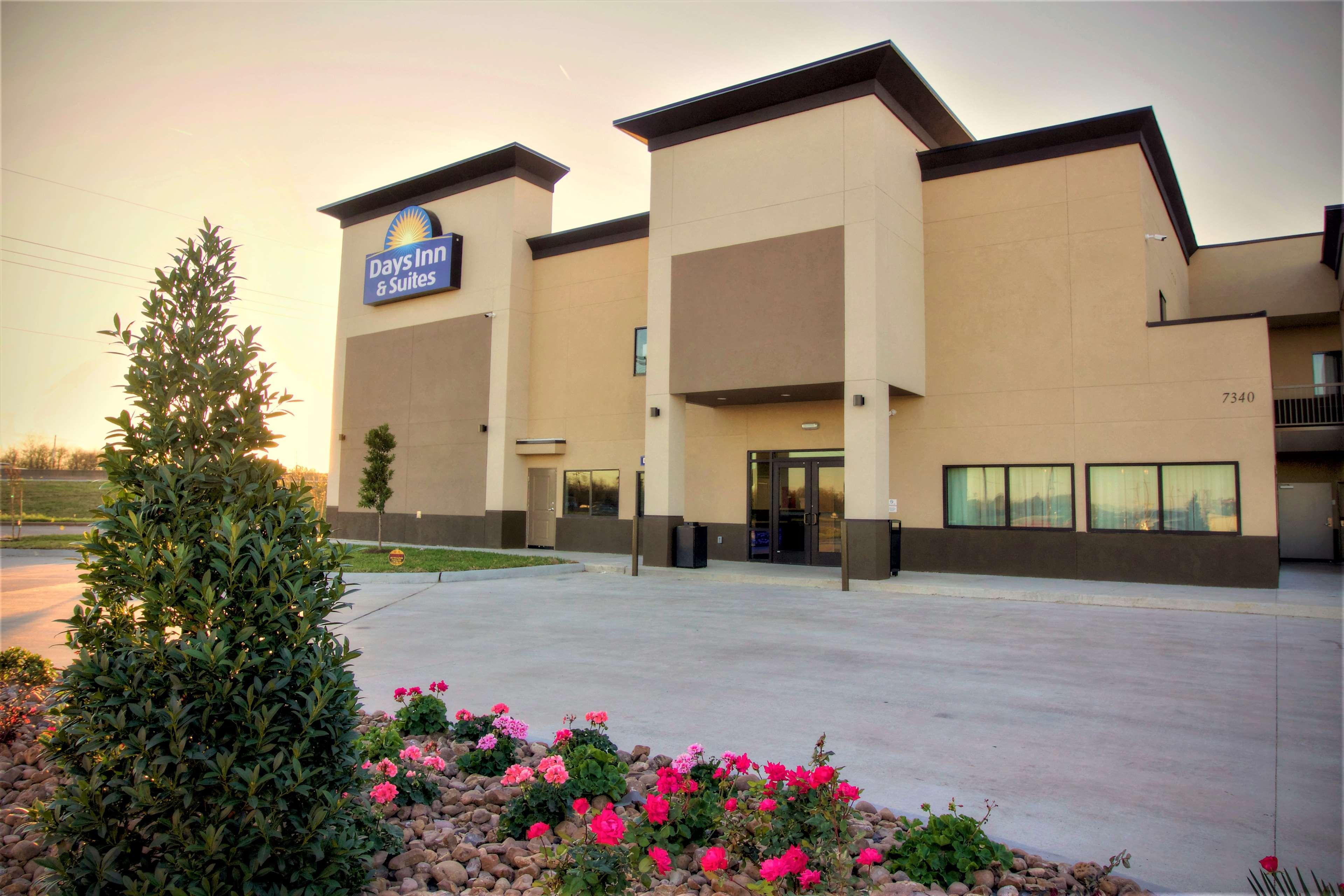 Days Inn & Suites By Wyndham Port Arthur Bagian luar foto